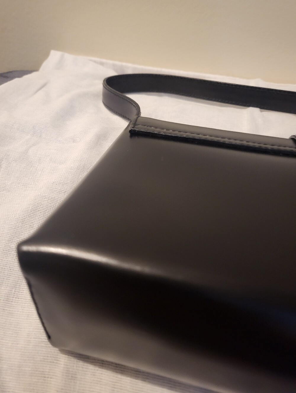 Salvatore Ferragamo Black Leather Logo Bag - Picture 11 of 14